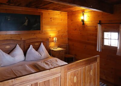 Troadkasten Schlafzimmer mit Doppelbett